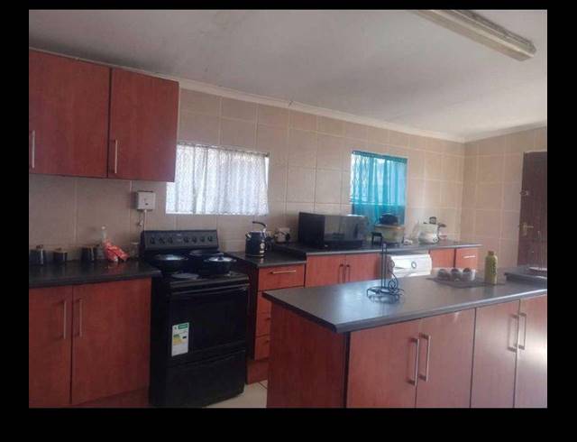 4 BEDROOM HOUSE FOR SALE IN ELSBURG